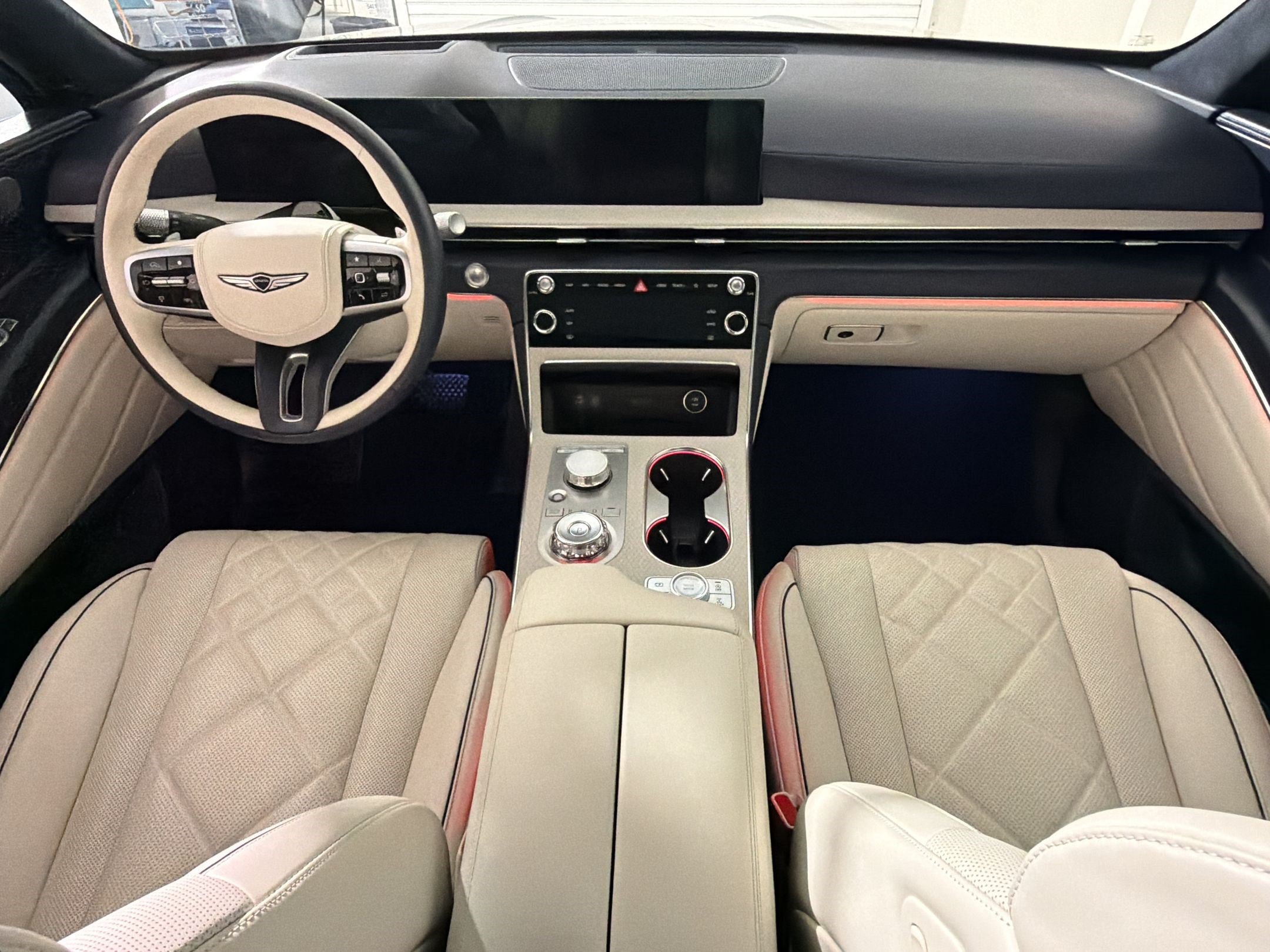 Used 2025 Genesis GV80 3.5T Prestige AWD/4WD image 14