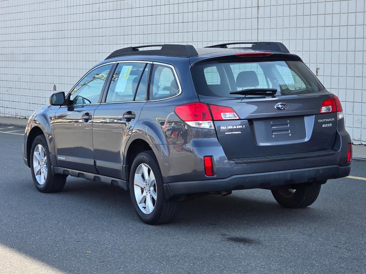 Used 2014 Subaru Outback 2.5i w/ Alloy Wheel Package image 5