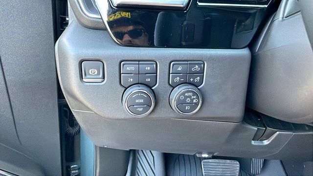 Used 2025 Chevrolet Silverado 1500 LT Trail Boss w/ LT Trail Boss Premium Package AWD/4WD image 27