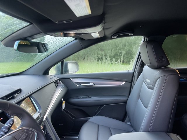 New 2025 Cadillac XT5 Luxury w/ LPO, Floor Liner Package image 17