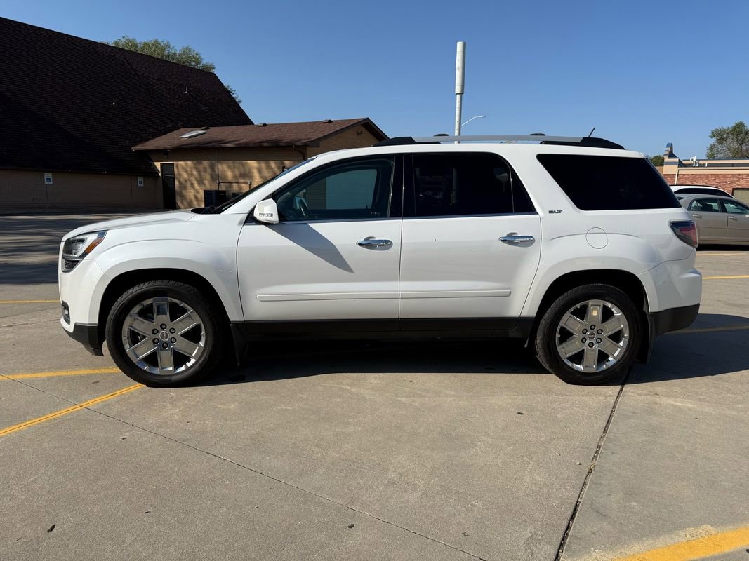 Used 2017 GMC Acadia Limited SLT image 3