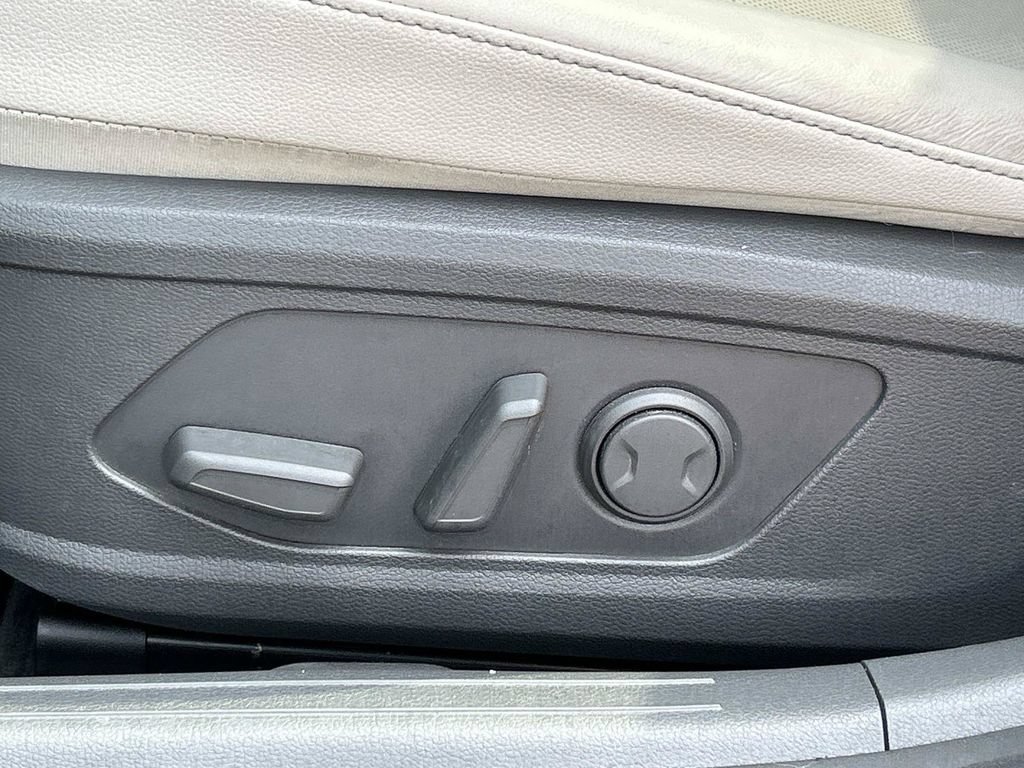 Used 2022 Hyundai Sonata Limited w/ Cargo Package FWD image 27