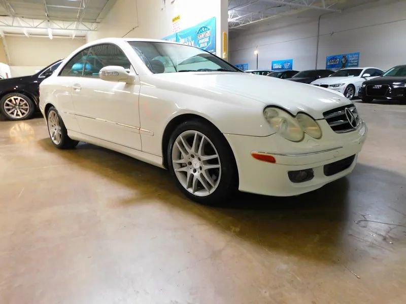 Used 2008 Mercedes-Benz CLK 350 Coupe image 3