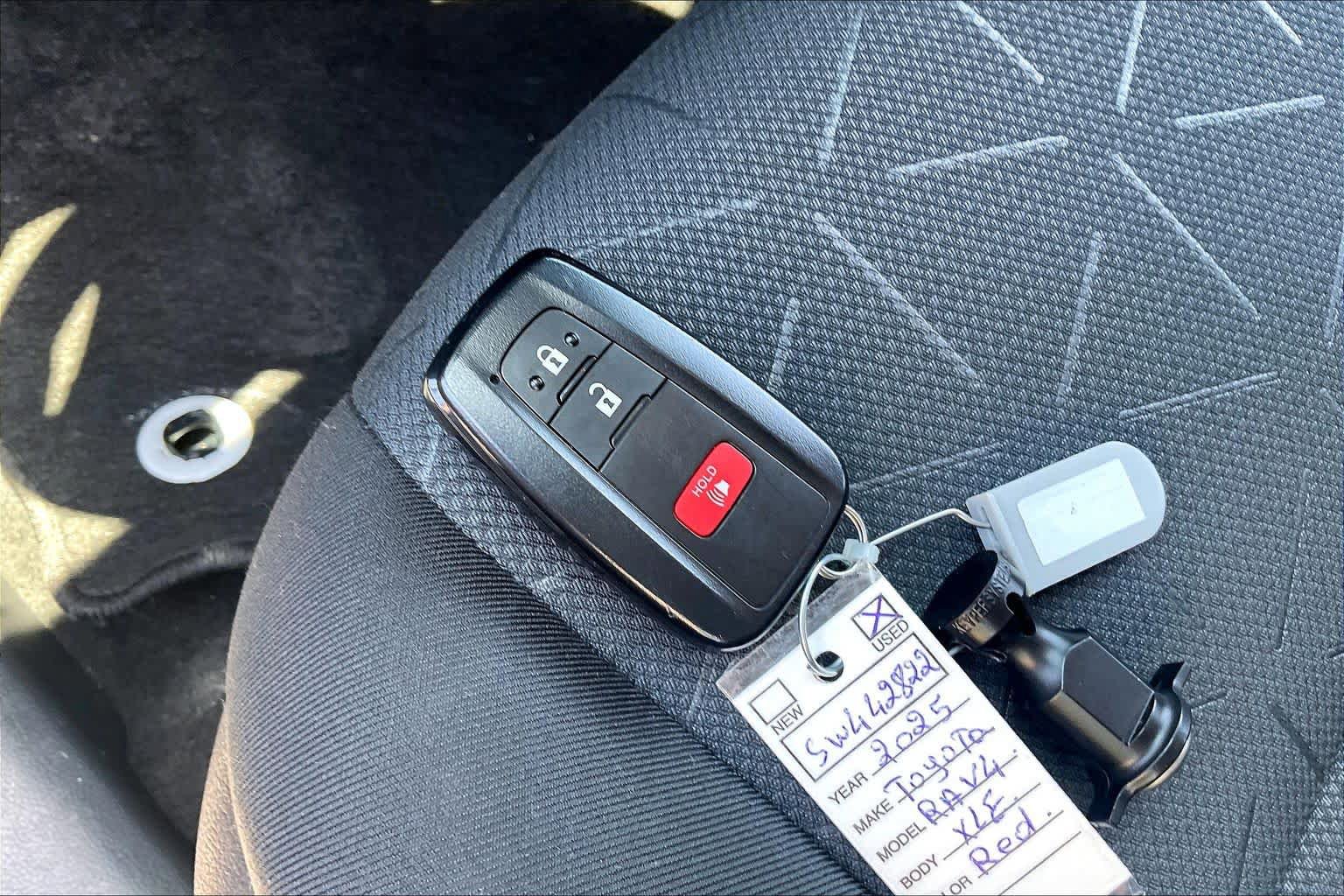 Used 2025 Toyota RAV4 XLE FWD image 14