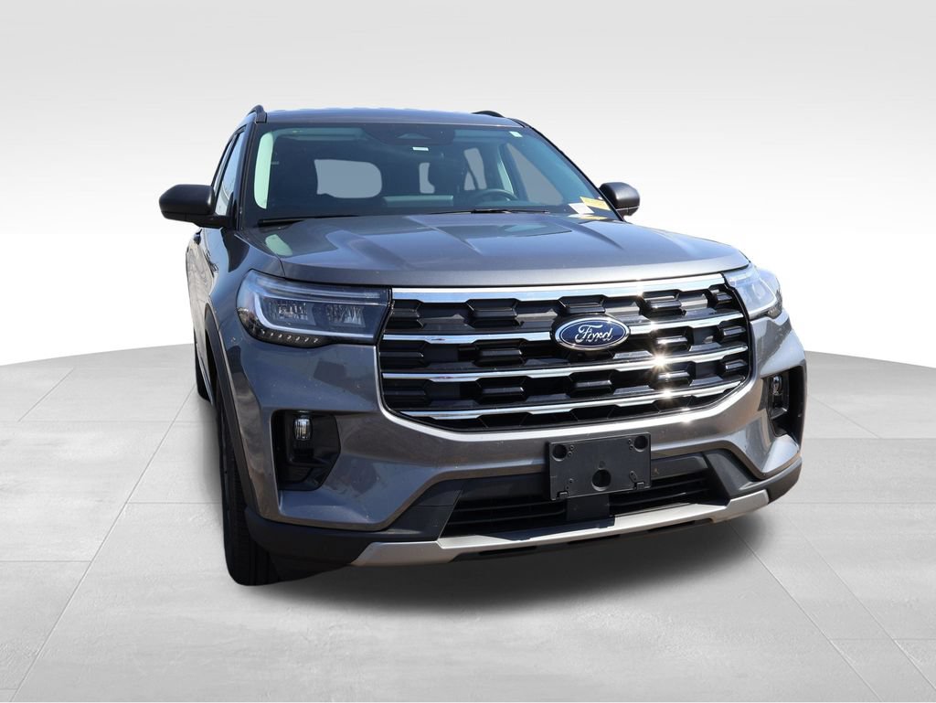 Used 2025 Ford Explorer Active w/ Active Comfort Package AWD/4WD image 8