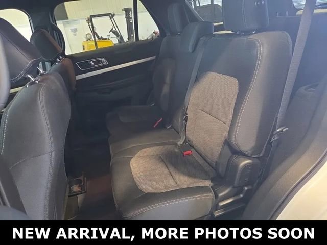 Used 2017 Ford Explorer XLT w/ Equipment Group 201A AWD/4WD image 6