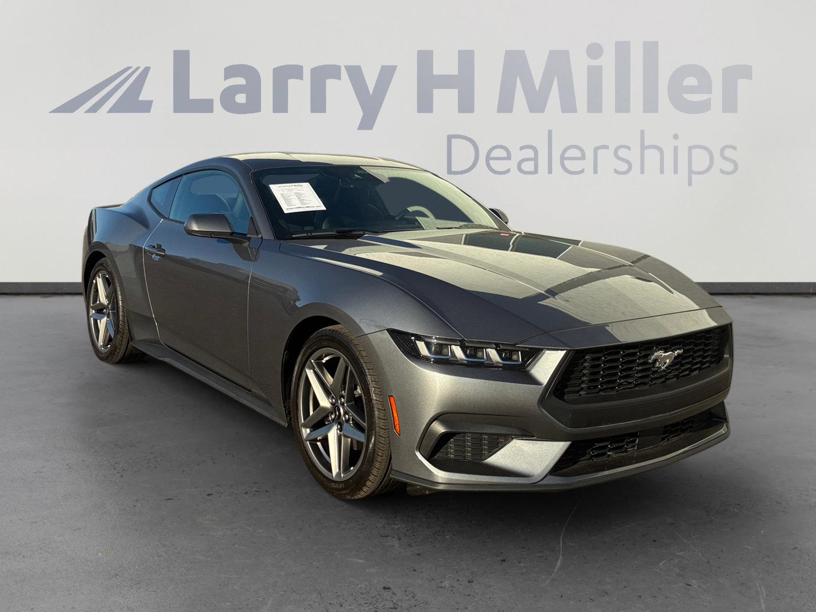 Used 2025 Ford Mustang EcoBoost image 7