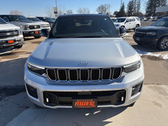 Used 2024 Jeep Grand Cherokee Overland AWD/4WD image 2