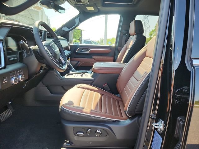 New 2026 GMC Sierra 3500 Denali Ultimate w/ LPO, Black Badging Package AWD/4WD image 9