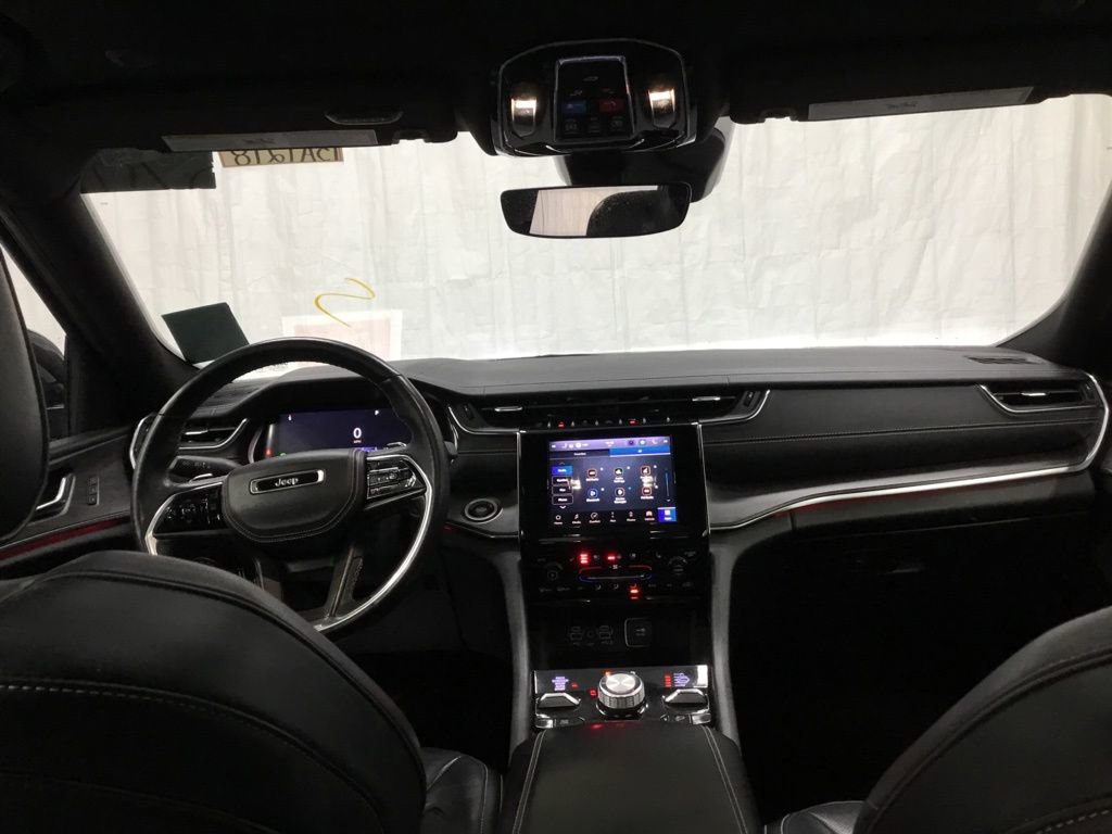 Used 2022 Jeep Grand Cherokee Overland image 32