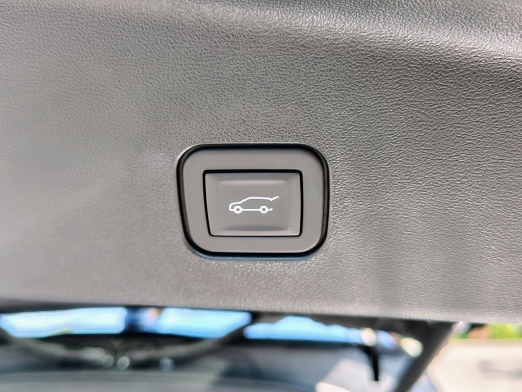 New 2027 Cadillac Vistiq Premium Luxury w/ LPO, Floor Liner Package AWD/4WD image 19