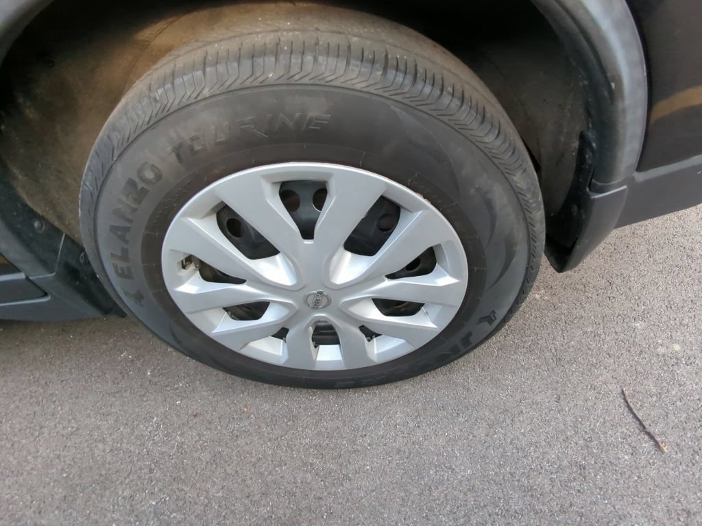Used 2019 Nissan Rogue S AWD/4WD image 6