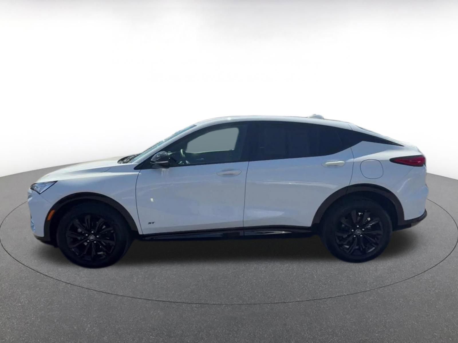 Used 2025 Buick Envista Sport Touring image 9