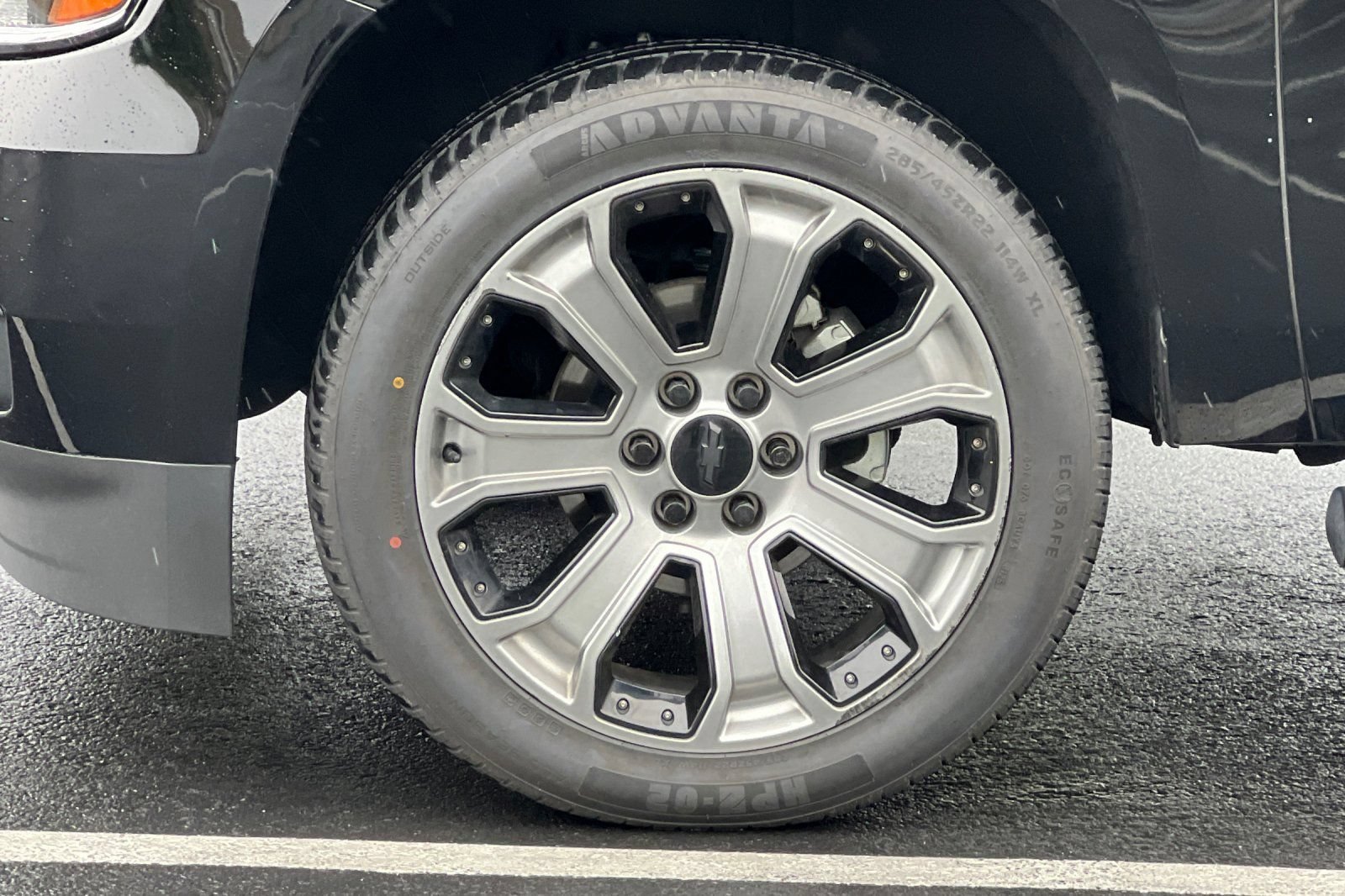 Used 2019 Chevrolet Tahoe LS w/ Enhanced Driver Alert Package AWD/4WD image 15