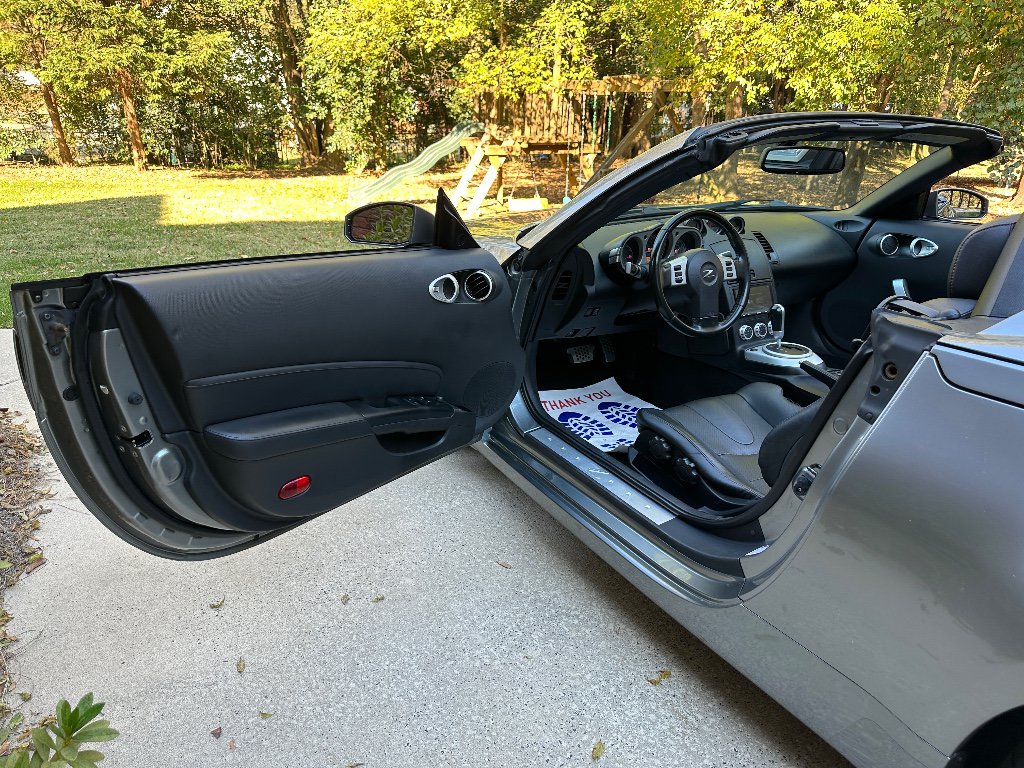 Used 2006 Nissan 350Z Grand Touring RWD image 28