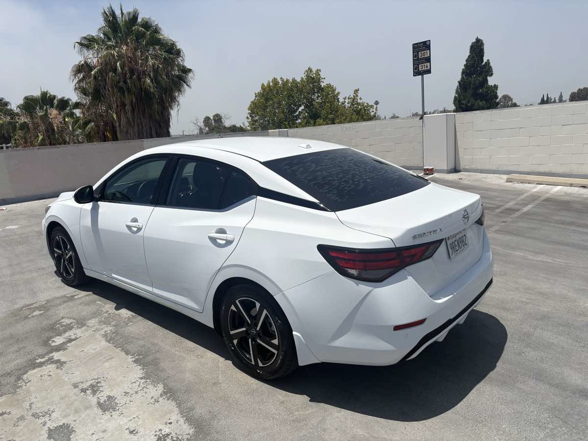 Used 2024 Nissan Sentra SV FWD image 9
