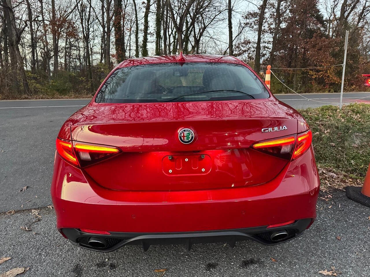 Used 2017 Alfa Romeo Giulia w/ Sport Appearance Package image 13