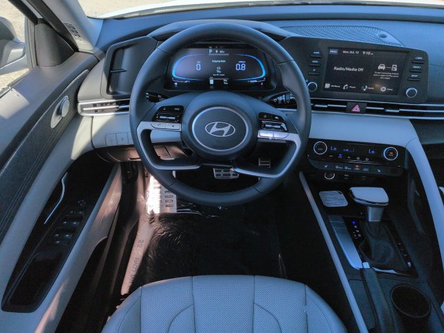 New 2026 Hyundai Elantra SEL Sport FWD image 15