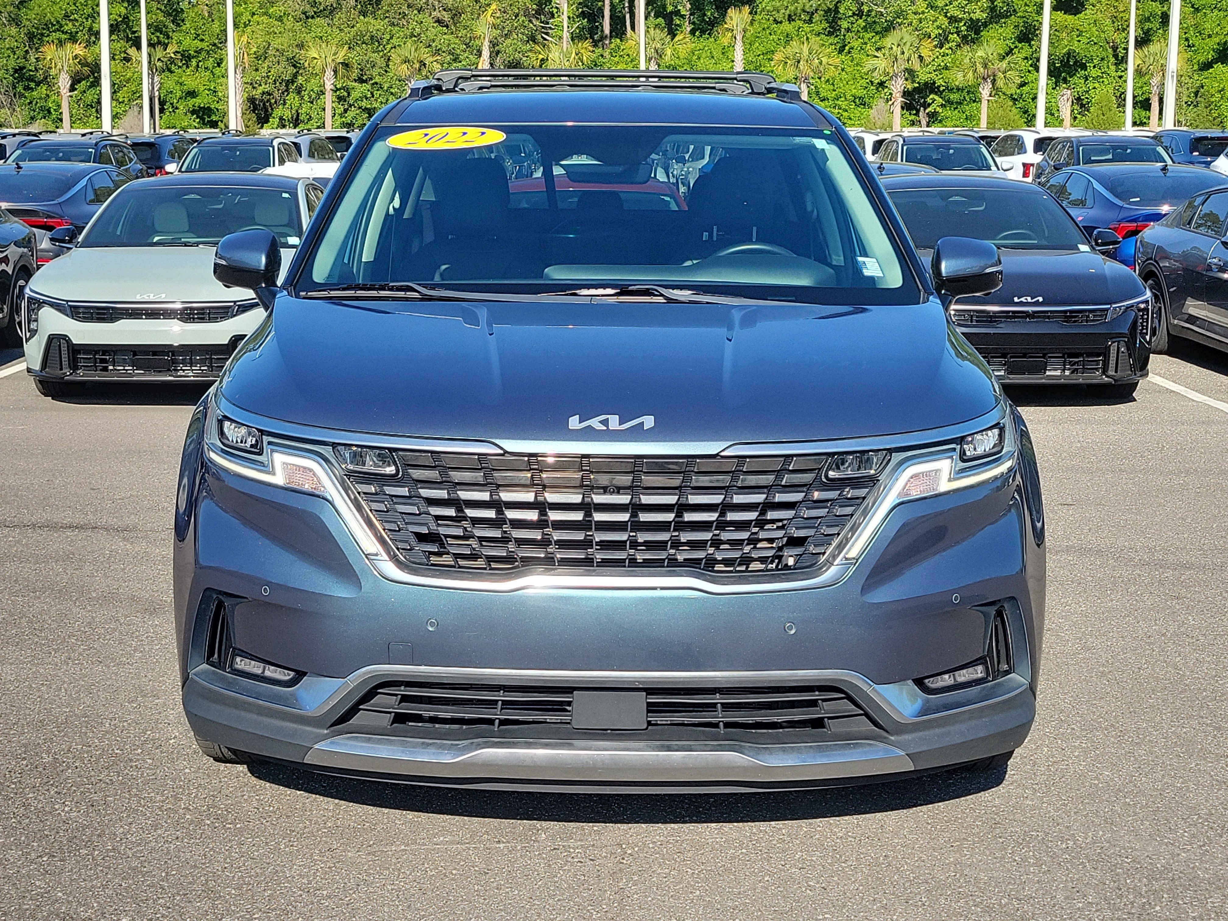 Used 2022 Kia Carnival SX image 2