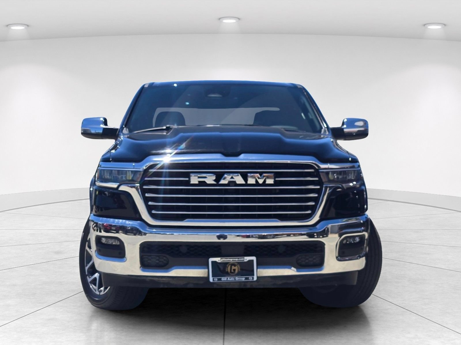Used 2025 RAM 1500 Laramie AWD/4WD image 2