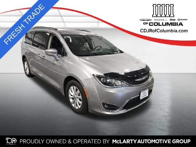 Used 2017 Chrysler Pacifica Touring-L FWD 360° Tour