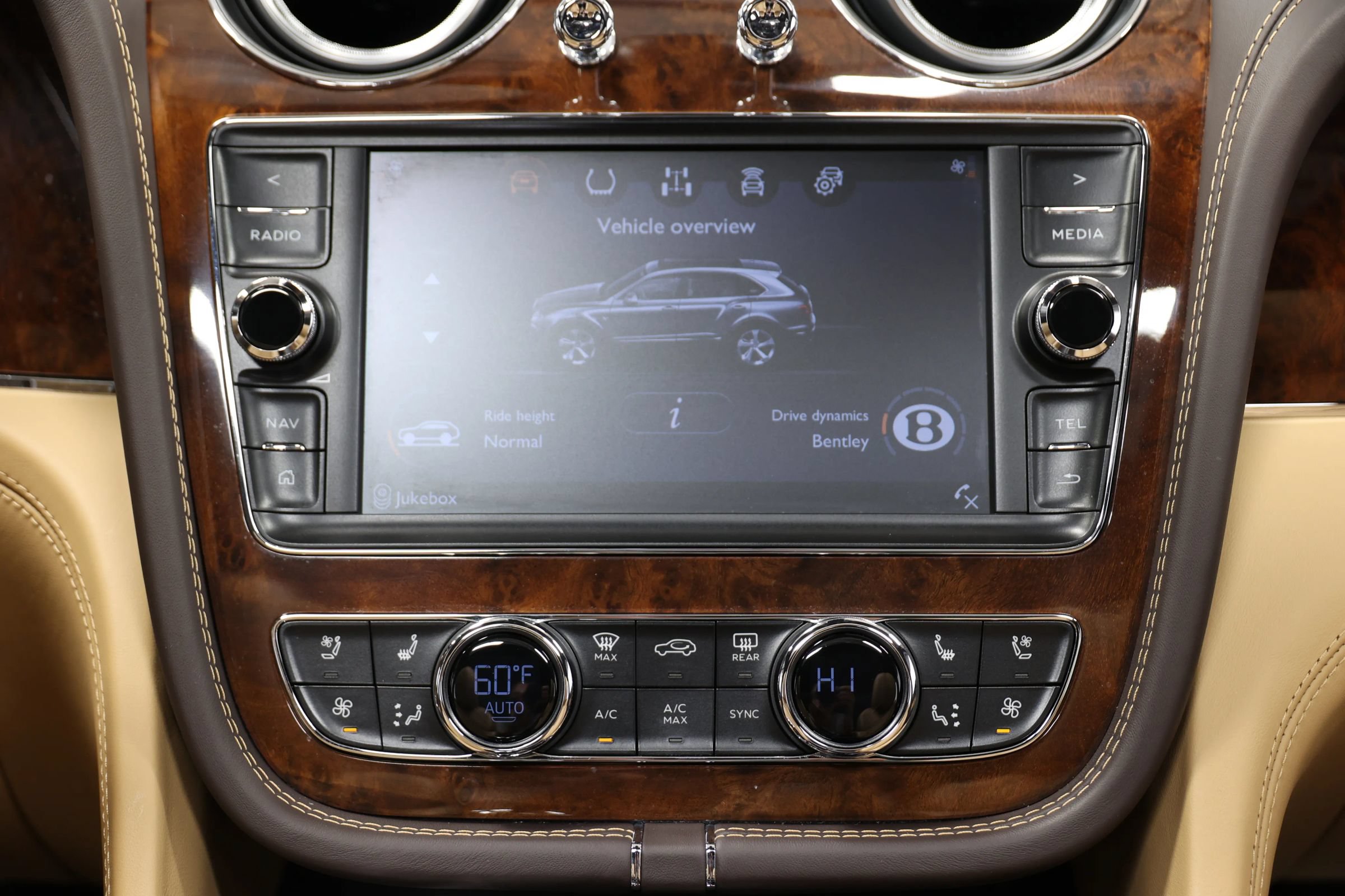 Used 2018 Bentley Bentayga AWD/4WD image 38