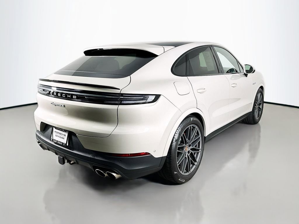 Used 2025 Porsche Cayenne S image 9