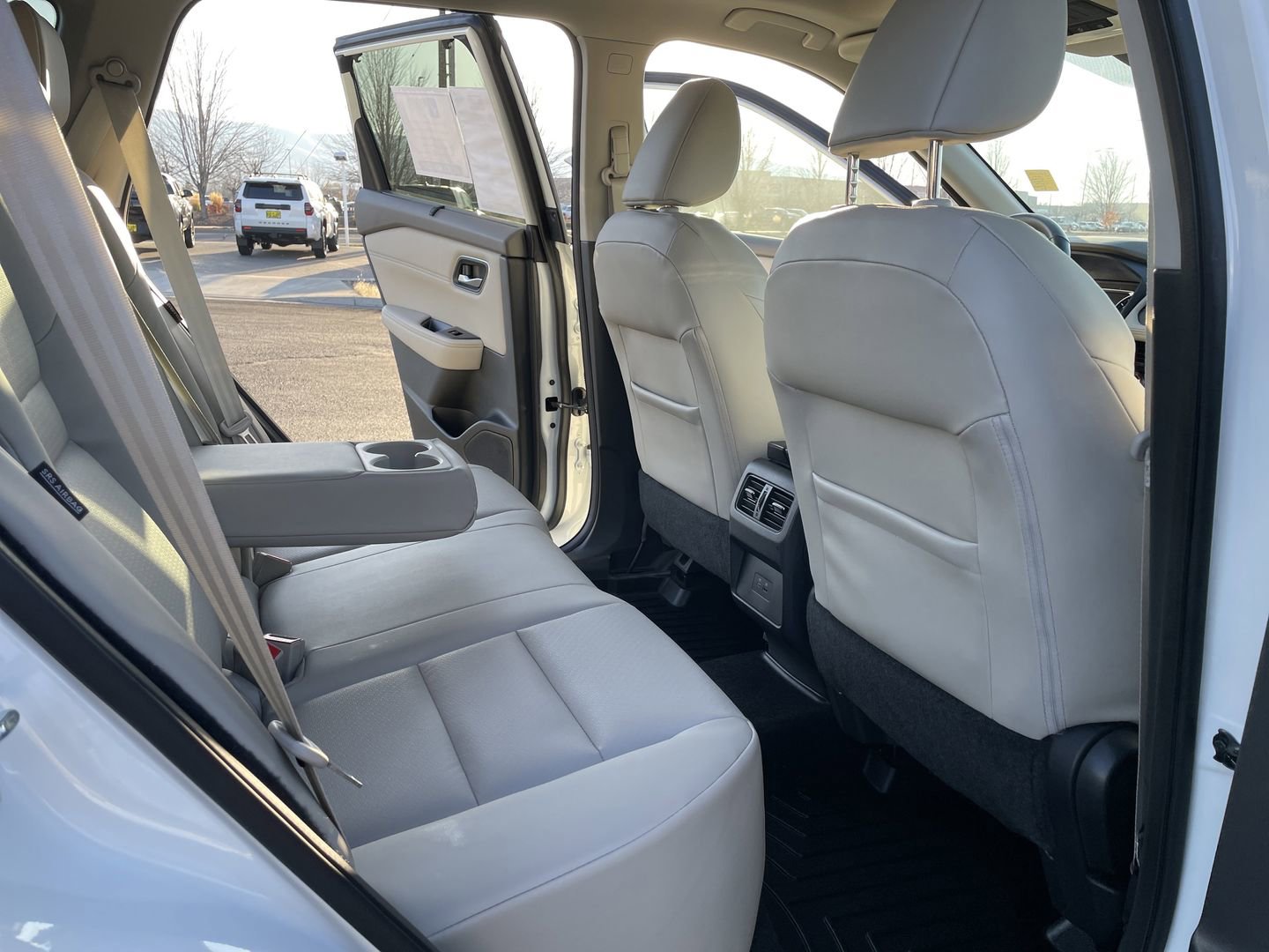 Used 2021 Nissan Rogue SV w/ Premium Package image 15