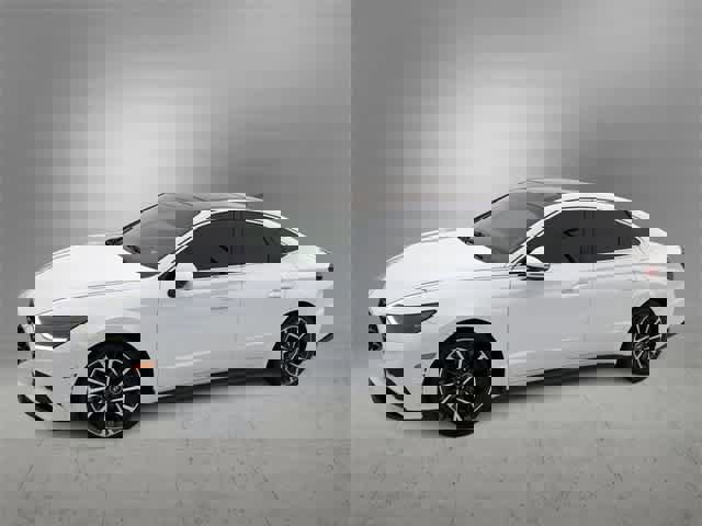 Used 2021 Hyundai Sonata Limited w/ Preferred Accessory Package image 3