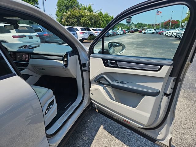 Used 2021 Porsche Cayenne AWD/4WD image 45