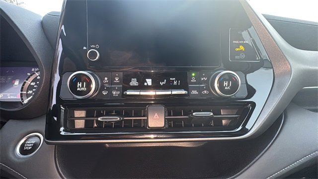Used 2024 Toyota Highlander LE image 17