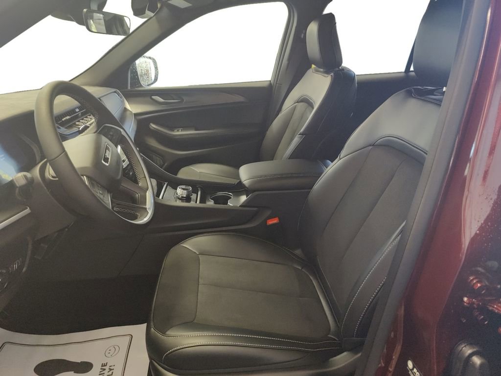 New 2025 Jeep Grand Cherokee Altitude image 11