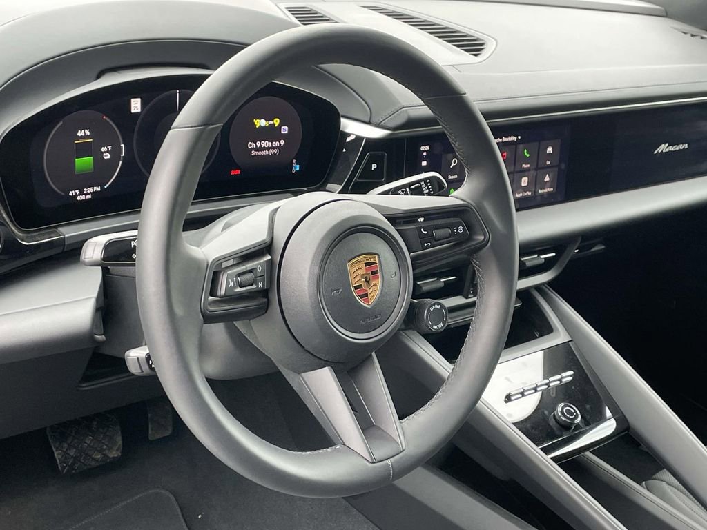 Used 2024 Porsche Macan 4 Electric image 4