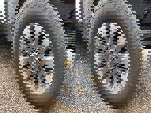 Used 2025 Chevrolet Silverado 2500 Custom w/ Custom Value Package image 7