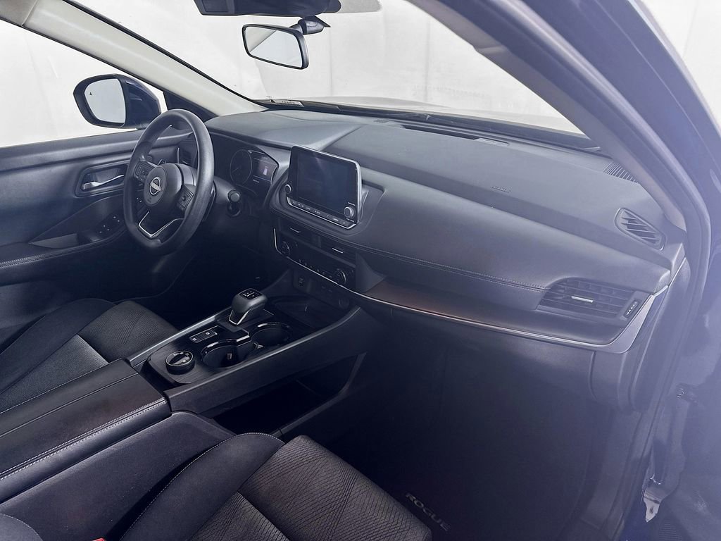 Used 2024 Nissan Rogue SV image 31