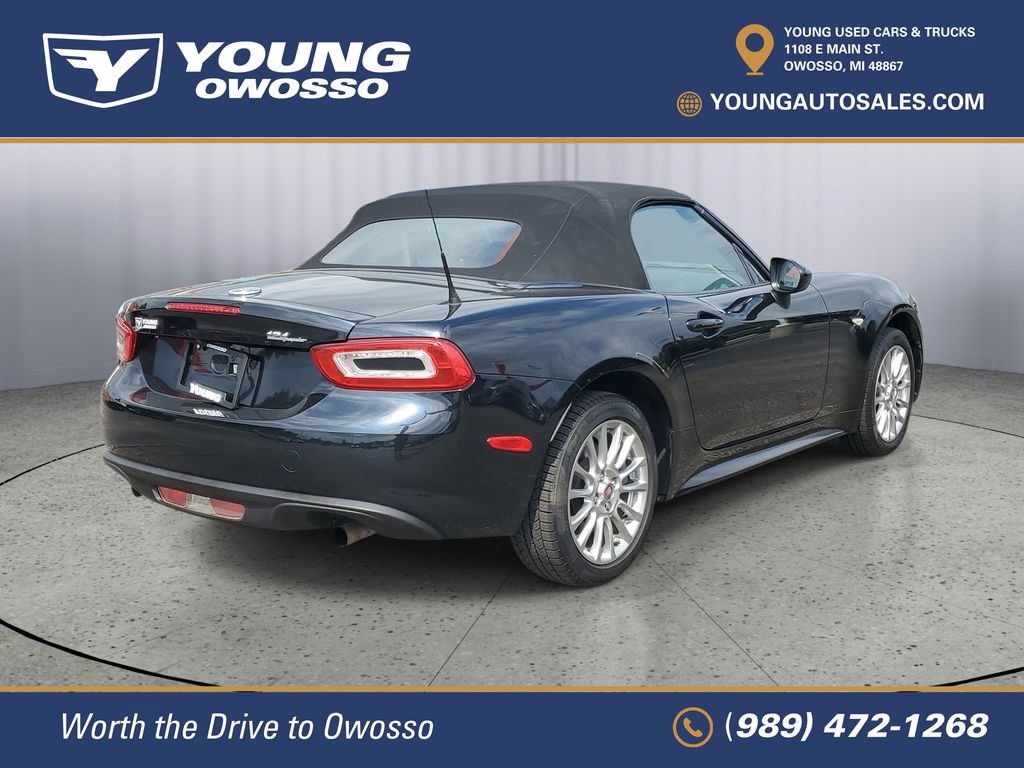 Used 2017 FIAT 124 Spider Classica RWD image 3