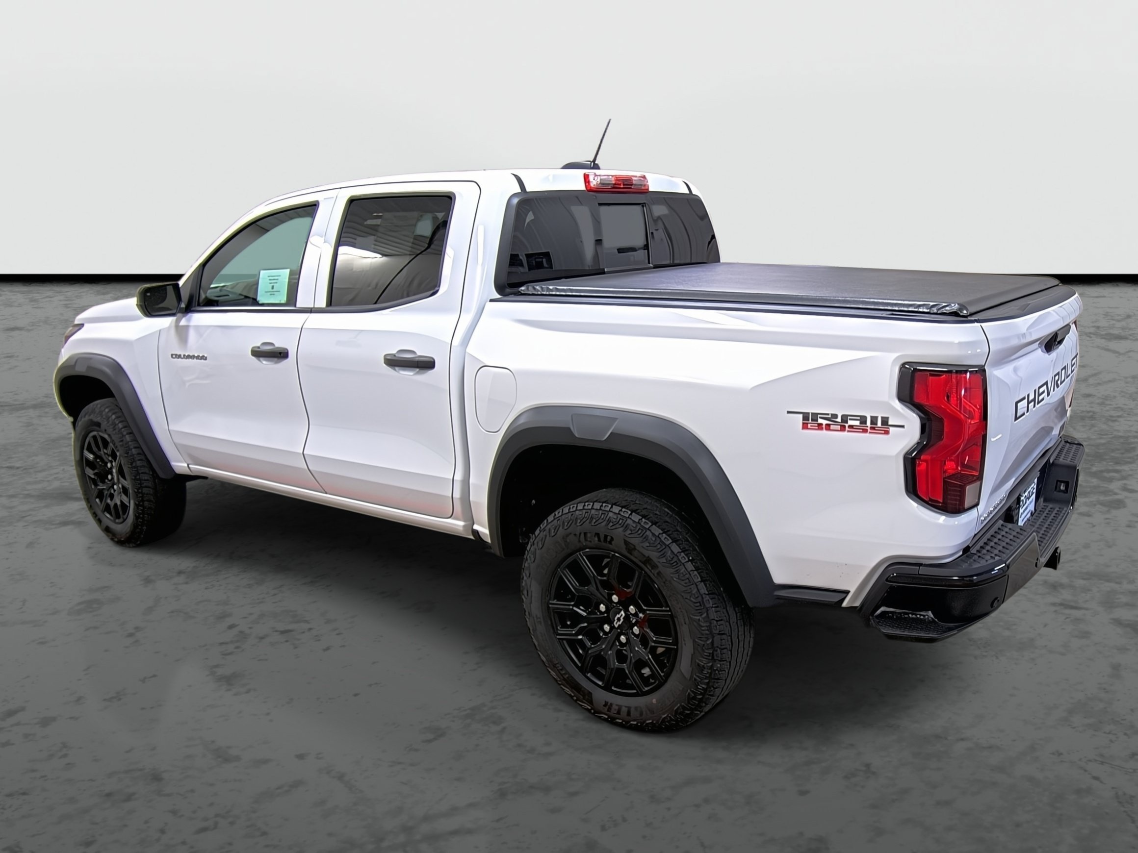 Used 2024 Chevrolet Colorado Trail Boss w/ Advanced Trailering Package AWD/4WD image 2