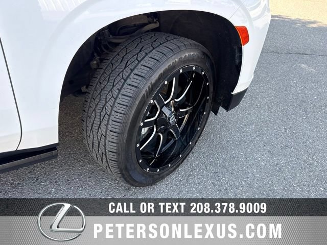 Used 2021 Chevrolet Tahoe High Country w/ Premium Package AWD/4WD image 11
