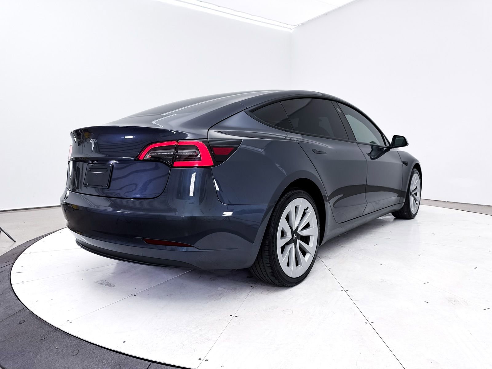 Used 2023 Tesla Model 3 Standard Range RWD image 18