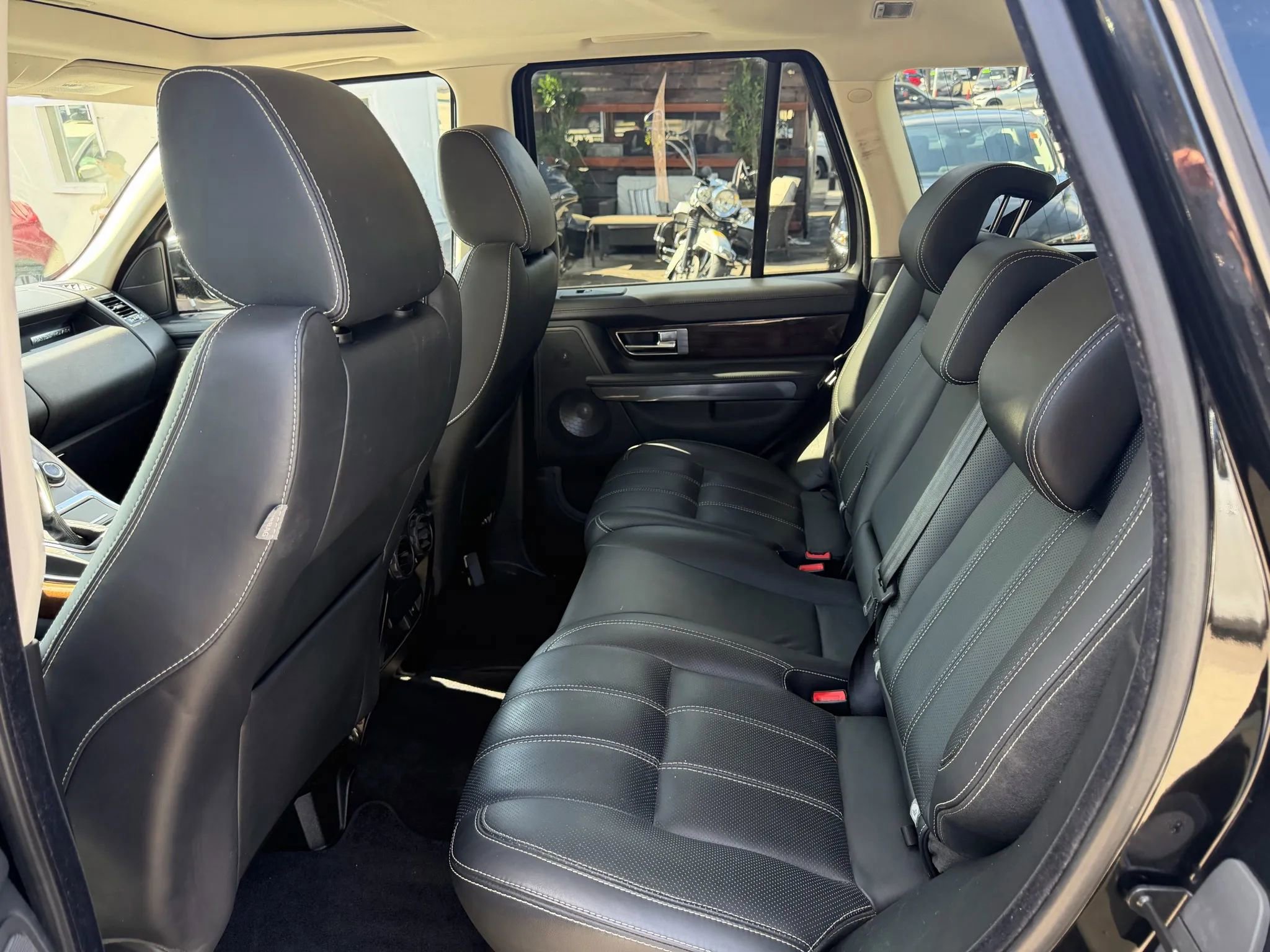 Used 2011 Land Rover Range Rover Sport Supercharged AWD/4WD image 12