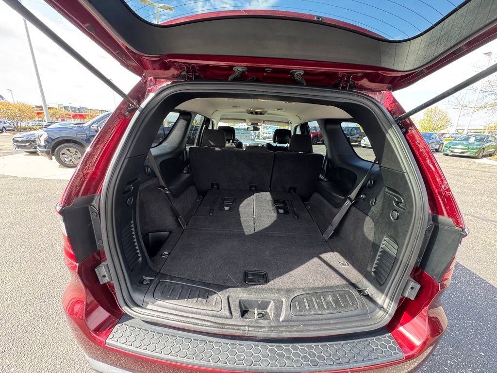 Used 2019 Dodge Durango SXT w/ 3rd Row Seating Group AWD/4WD image 16