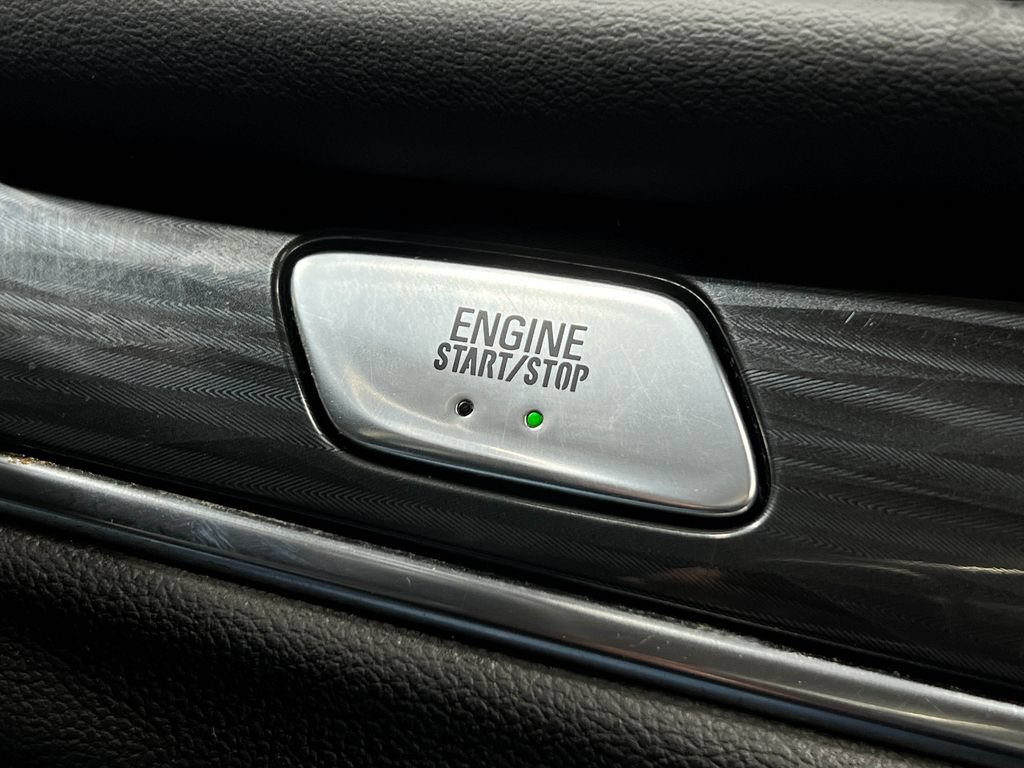 Used 2018 Buick Enclave Essence AWD/4WD image 22