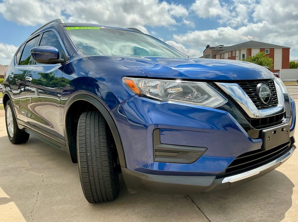 Used 2019 Nissan Rogue S w/ Special Edition Package FWD image 2