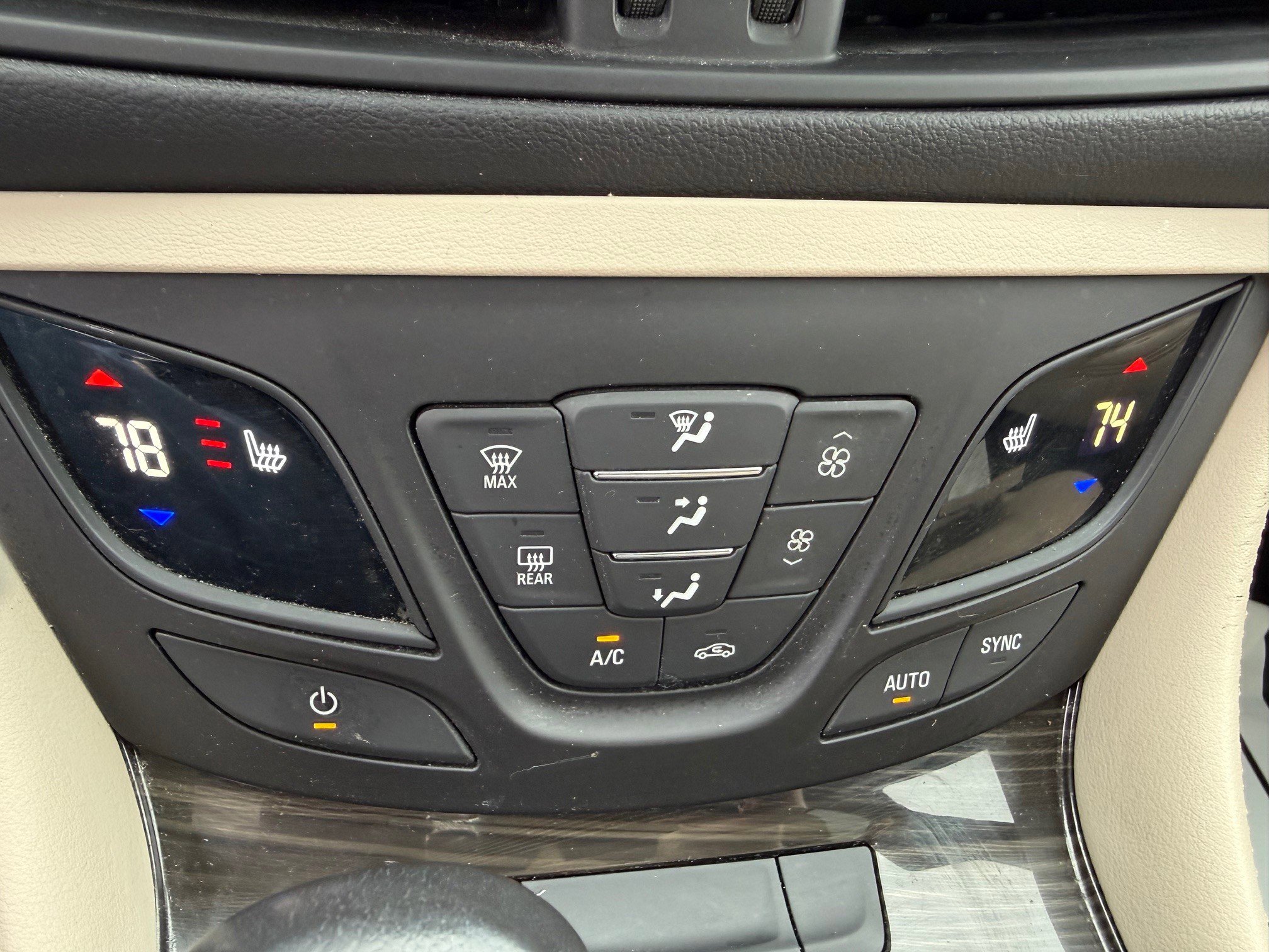 Used 2020 Buick Envision Essence image 15