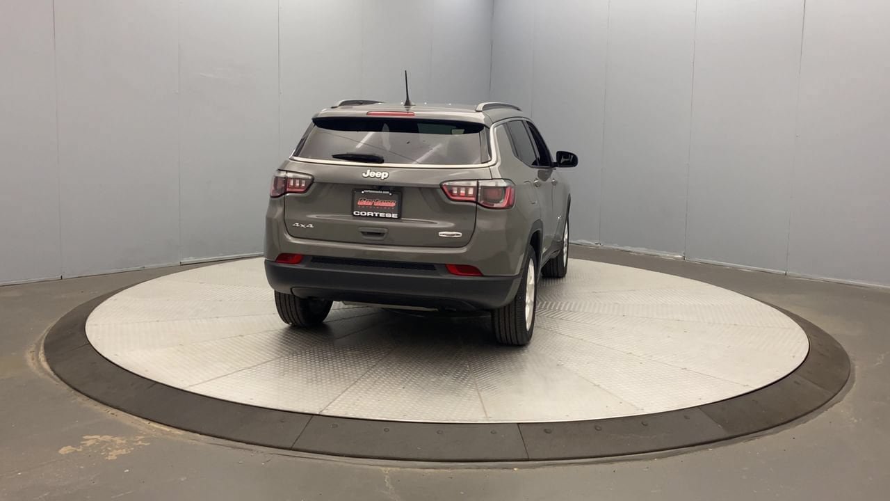 Used 2023 Jeep Compass Latitude AWD/4WD image 4