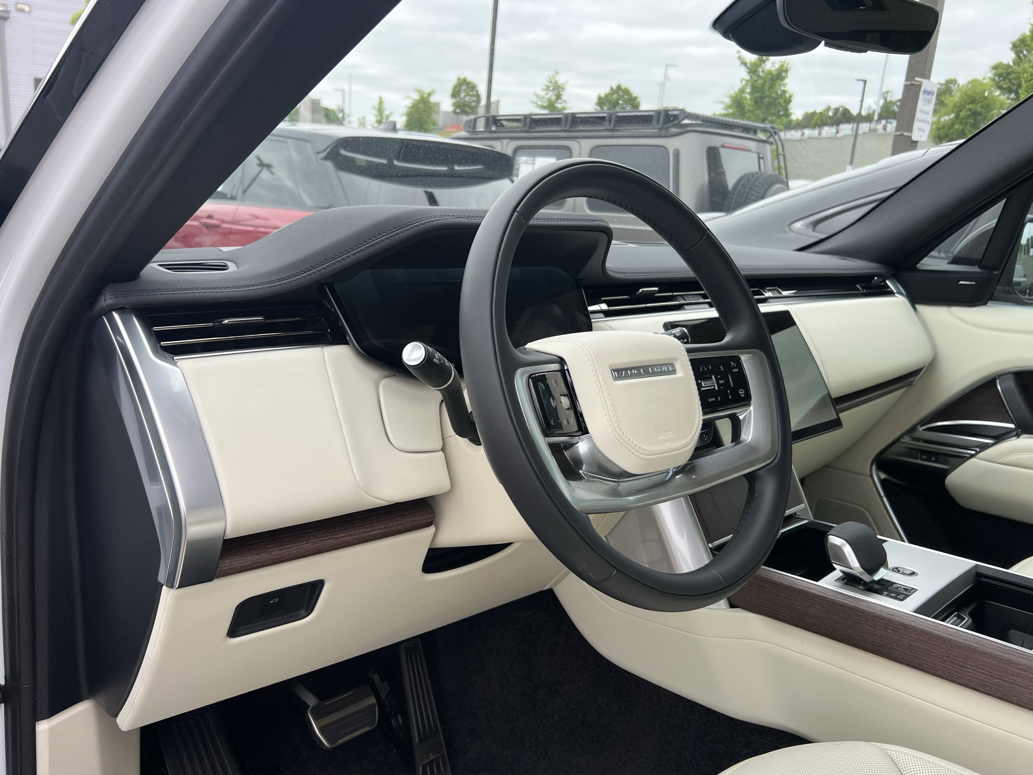 Certified 2024 Land Rover Range Rover SE AWD/4WD image 22