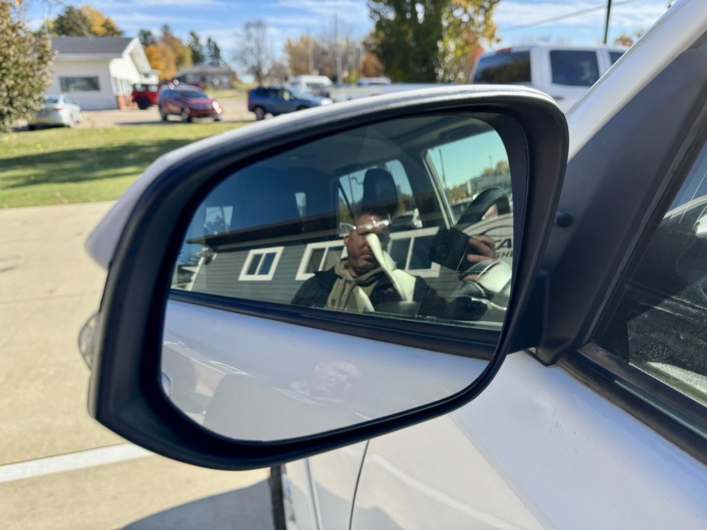 Used 2017 Toyota 4Runner SR5 Premium image 10