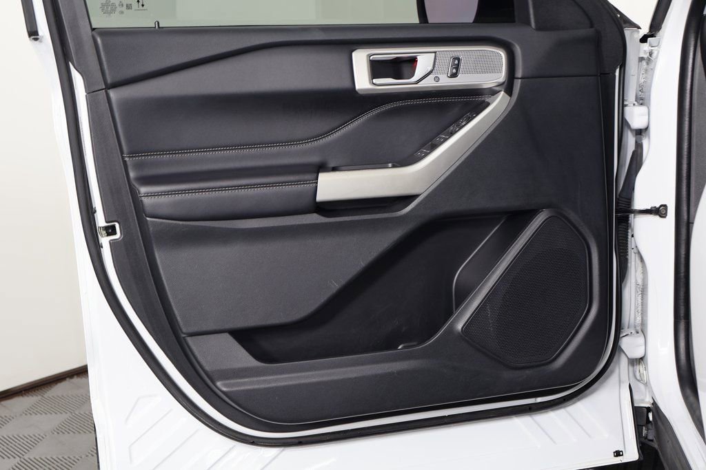 Used 2022 Ford Explorer Limited image 13