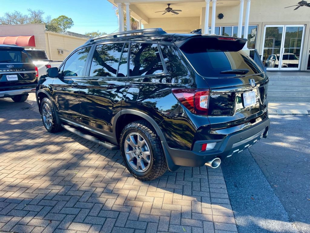Used 2024 Honda Passport TrailSport image 3
