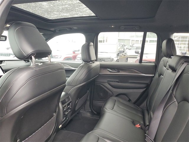 New 2025 Jeep Grand Cherokee Limited w/ Trailer Tow Package image 10